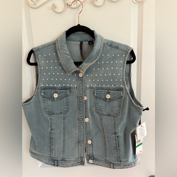 Skye's the Limit Light Blue Denim Vest with Pearl embellishments NWT Size Large - Picture 1 of 5